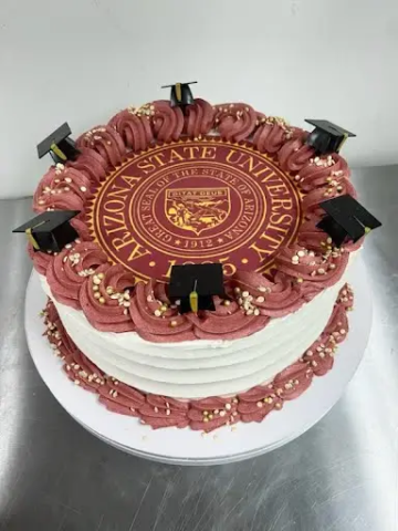 Graduation cakes w/ plastic toppers in Columbus, Ohio