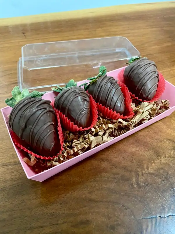 4ct Chocolate covered strawberries