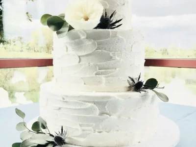 Rustic wedding cakes in Columbus