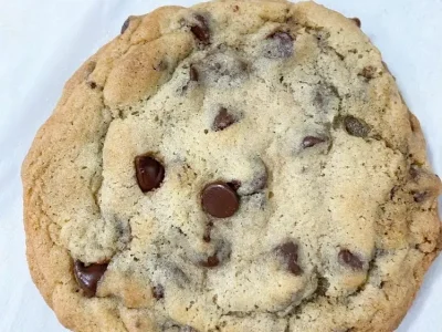 Jumbo Chocolate Chip Cookie